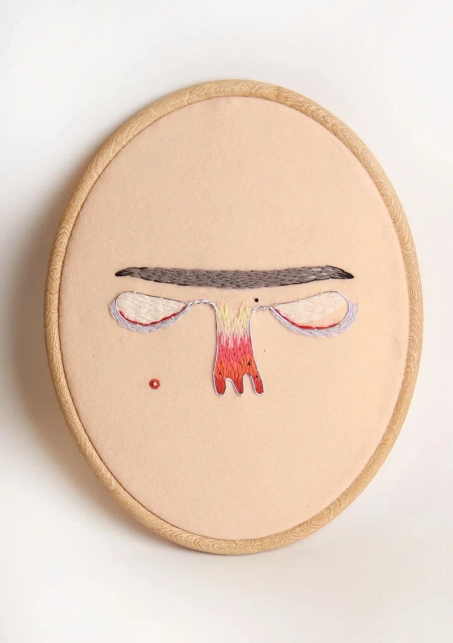 Вышивка «Лицо». Ткань · Нить · Пяльцы, 2023