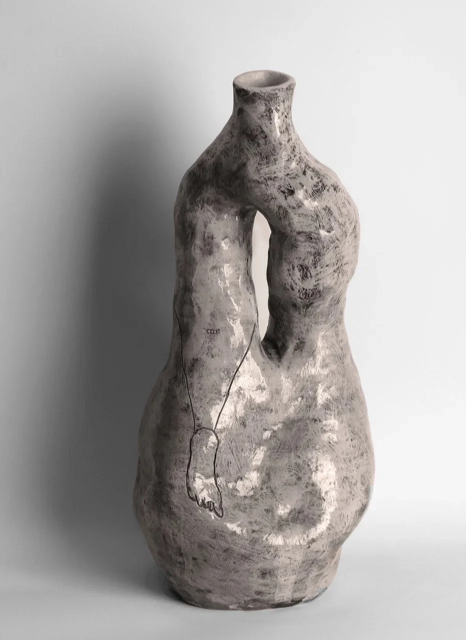 Ваза-тело. Глина · Пигменты, 2021